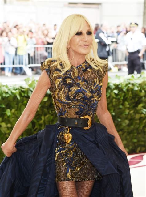 donatella versace red carpet met 2018|Donatella Versace Met Gala Dress 2018.